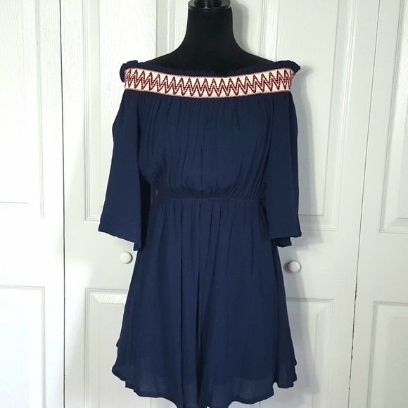 Romeo + Juliet Couture Off Shoulder Gauze Dress - Picture 3 of 8